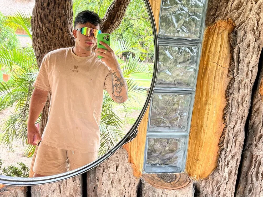 ragnar_phoenix's Offline XXX Chat