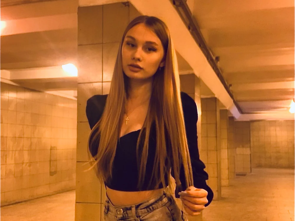 Lollyme_17's Offline XXX Chat
