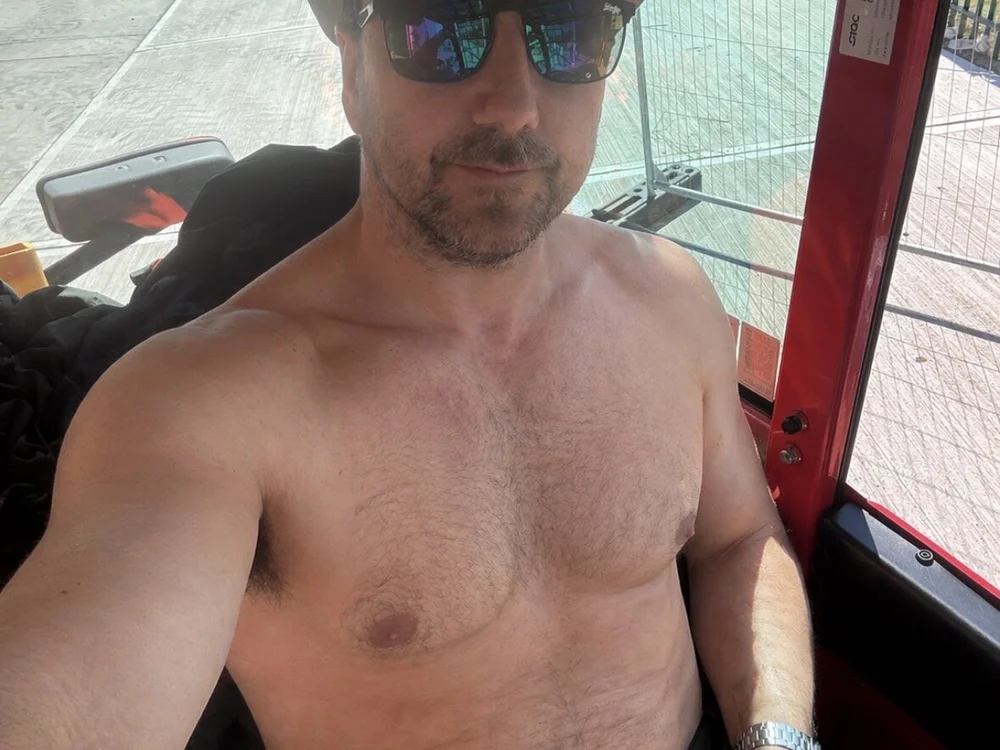 Eddiejeff Offline XXX-chat