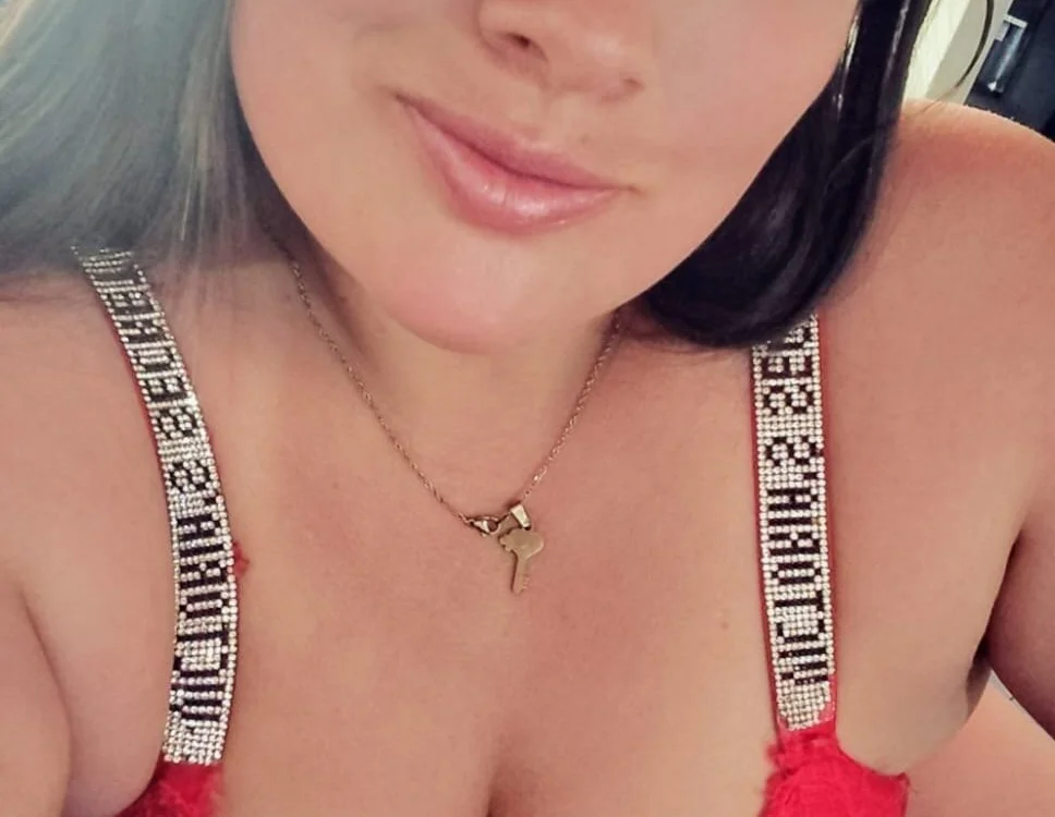 Neve_Collins: συνομιλία ΧΧΧ εκτός σύνδεσης