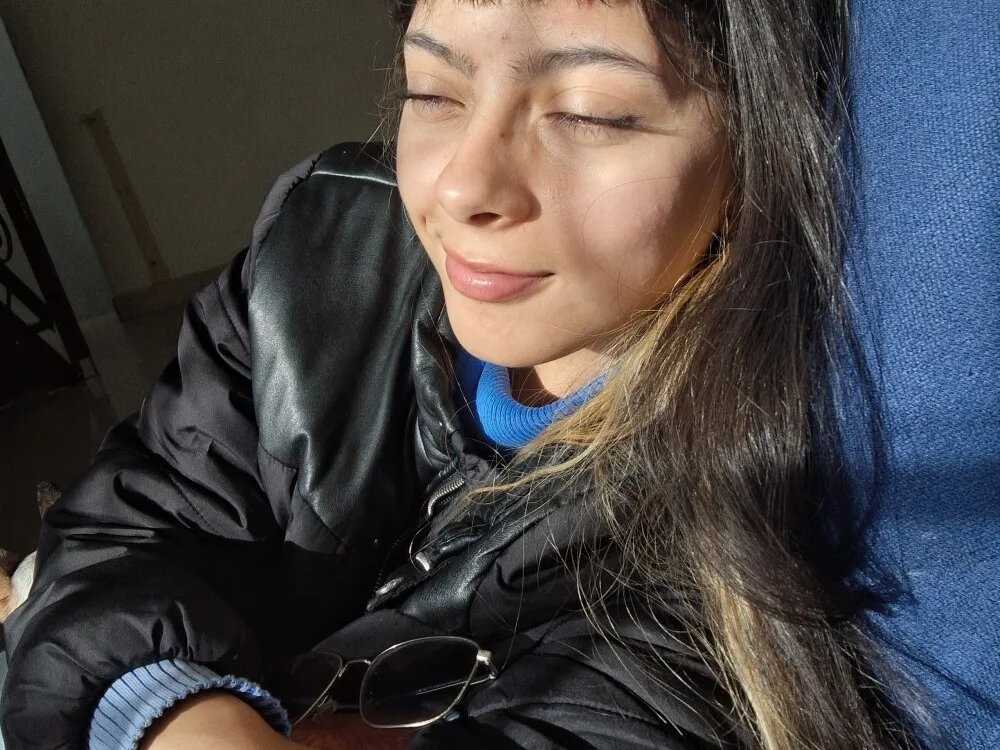 Sofi_berryy's Offline XXX Chat