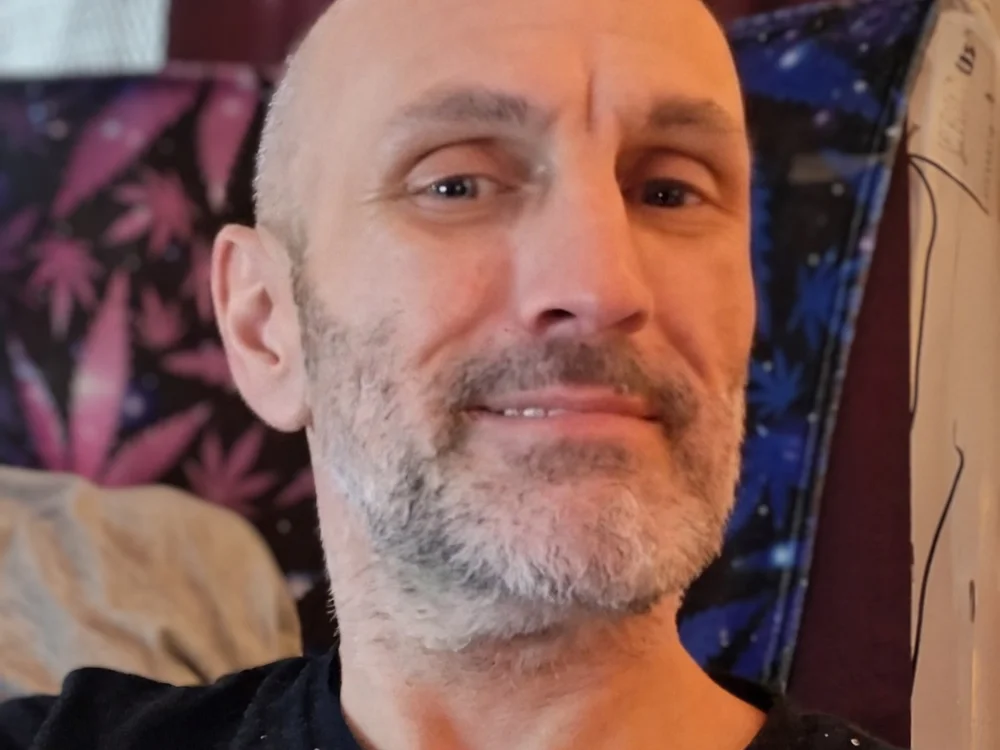 Офлайн-чат XXX LayingRealism