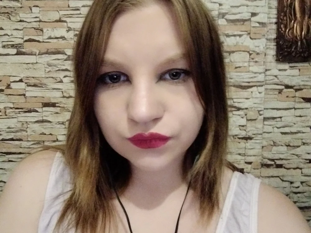 Elsa_Grace's Offline Chat Room