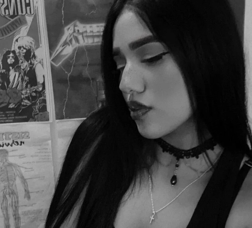 Roseliin's Offline XXX Chat