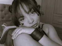 EvangelineFoxxy11's Offline Chat Room