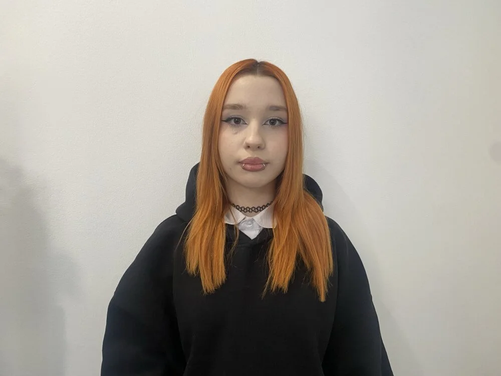 NelleCaram Offline XXX Chat