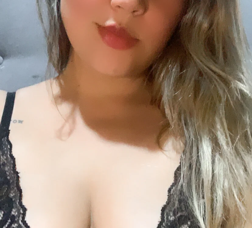 BRENDA09877's Offline Chat Room