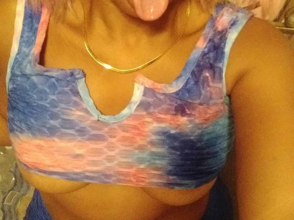 LaCandyLa23's Offline XXX Chat