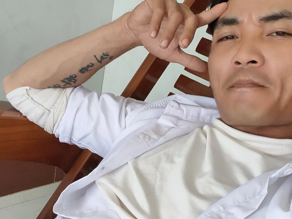 12HuynhRong 离线XXX聊天