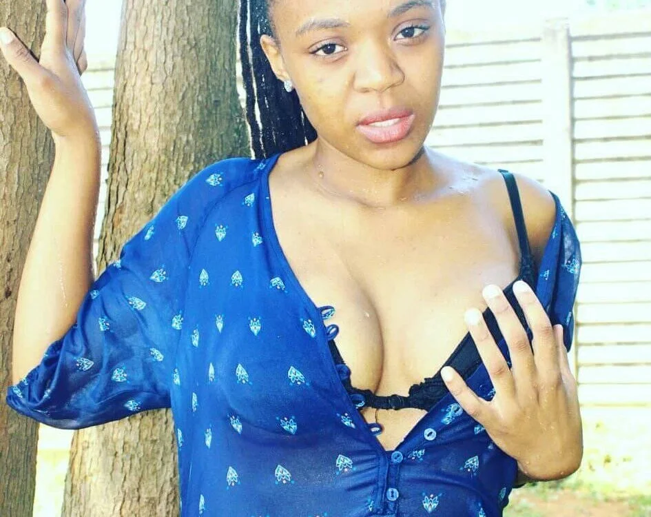 StripButterfly69 Adlı Modelin Çevrimdışı XXX Sohbeti