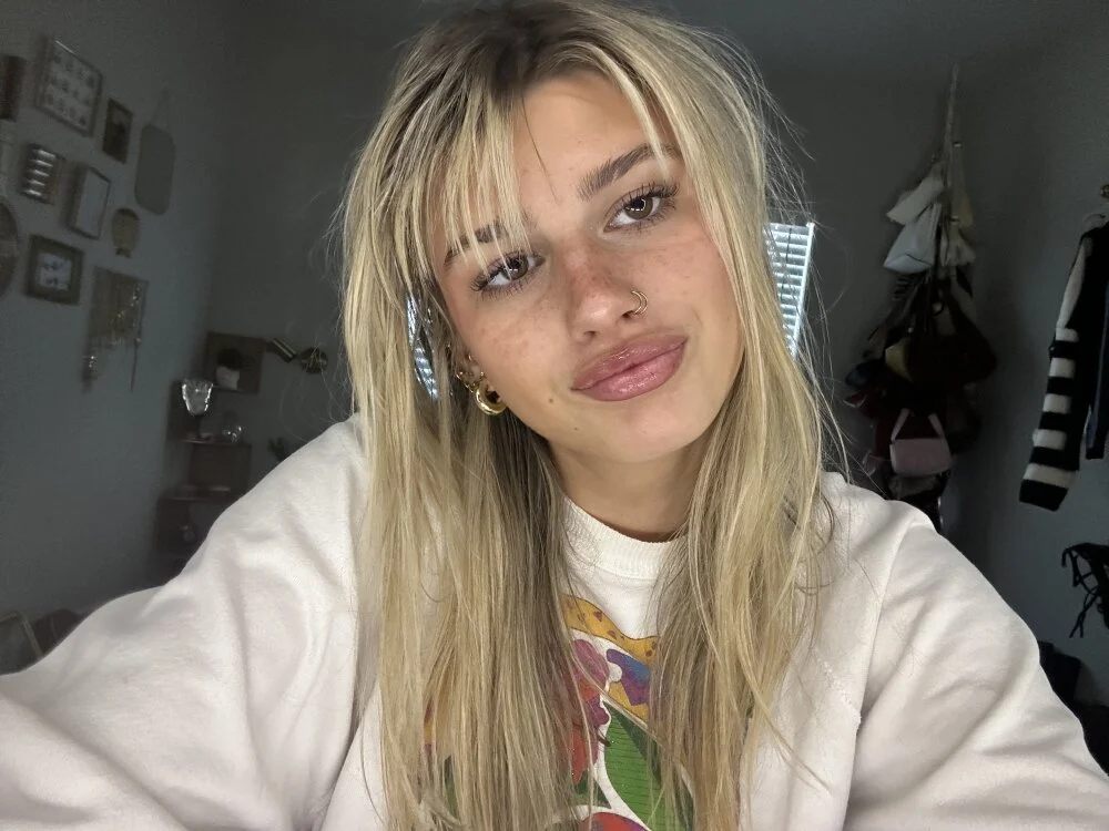 AnnGrayson's Offline XXX Chat