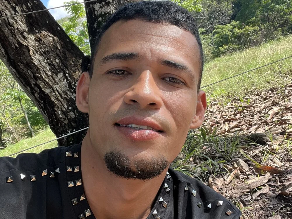 yonnatanxxx's Offline XXX Chat