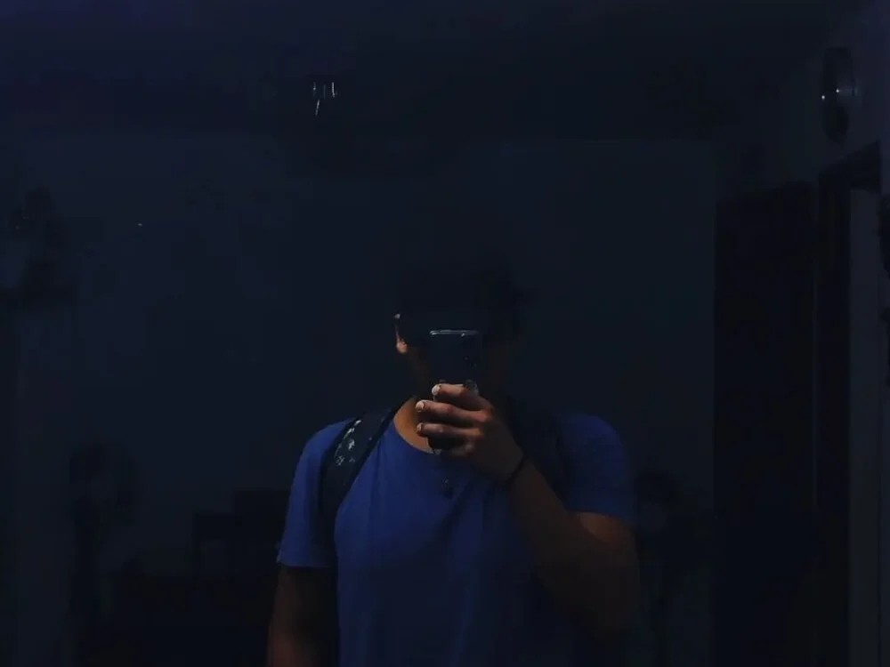 chinito03 Offline XXX-chat