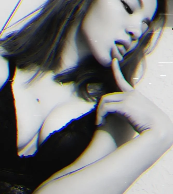 forbiddenrose's Offline Chat Room