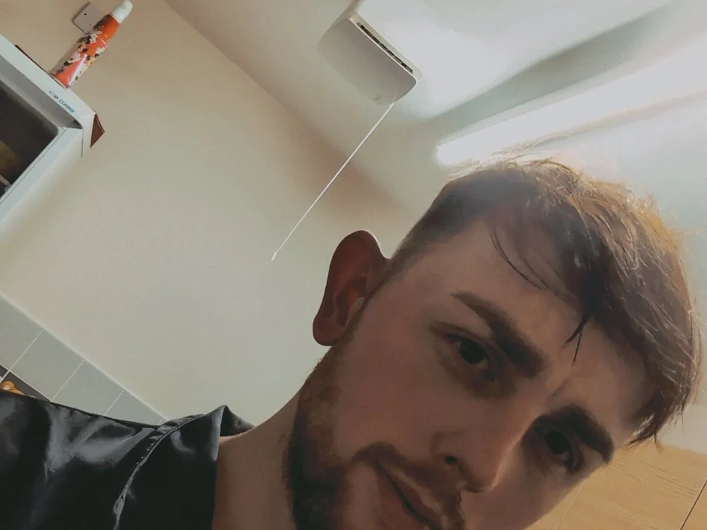 PhoenixTears93's Offline Chat Room