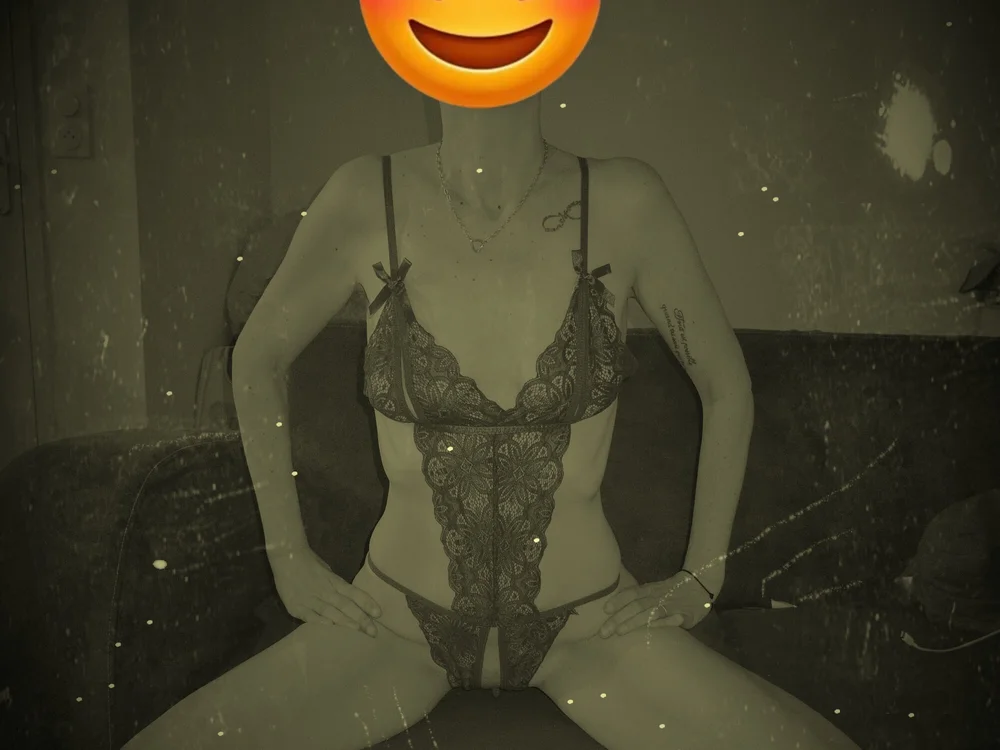 Babycerise's Offline XXX Chat