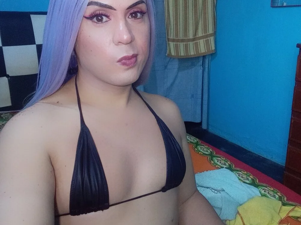 DivinaTransStrella: офлайн-секс-чат