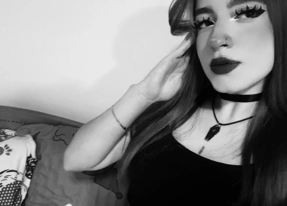 Victoria__dolln Offline XXX chat