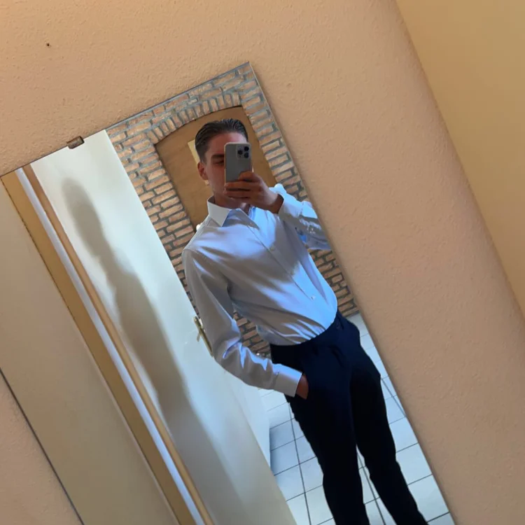 spuitbeer0 offline XXX-chatje