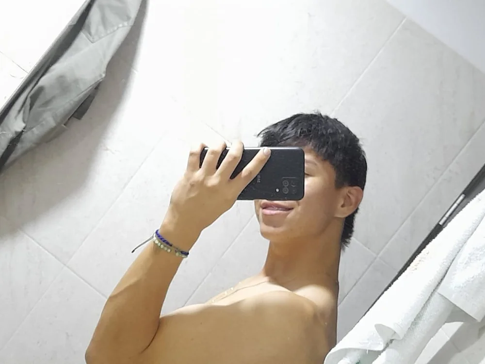 Abraham_horny18's Offline XXX Chat