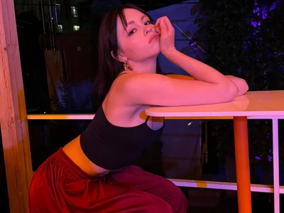 La_lilith Female Mediumhair Live Webcam Striptease