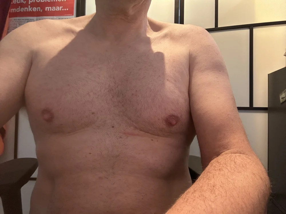 OldMoneyPervert's Offline Chat Room