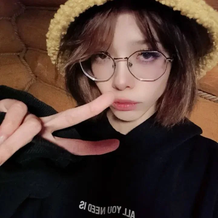 Офлайн-чат XXX Kate_Mooss