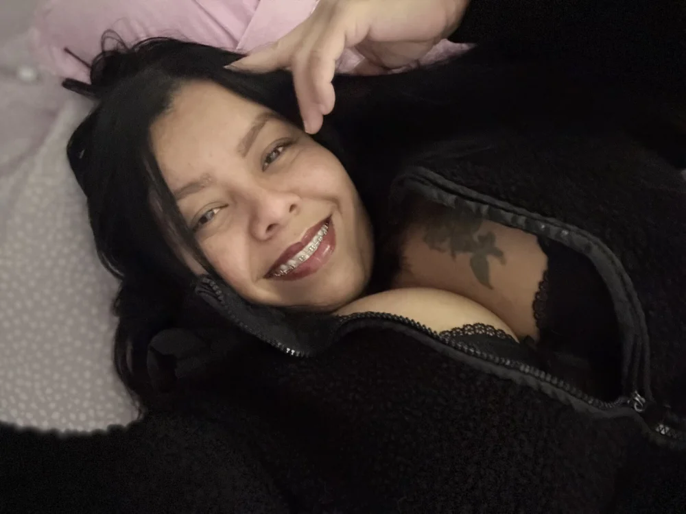 Darlacastillo's Offline Chat Room