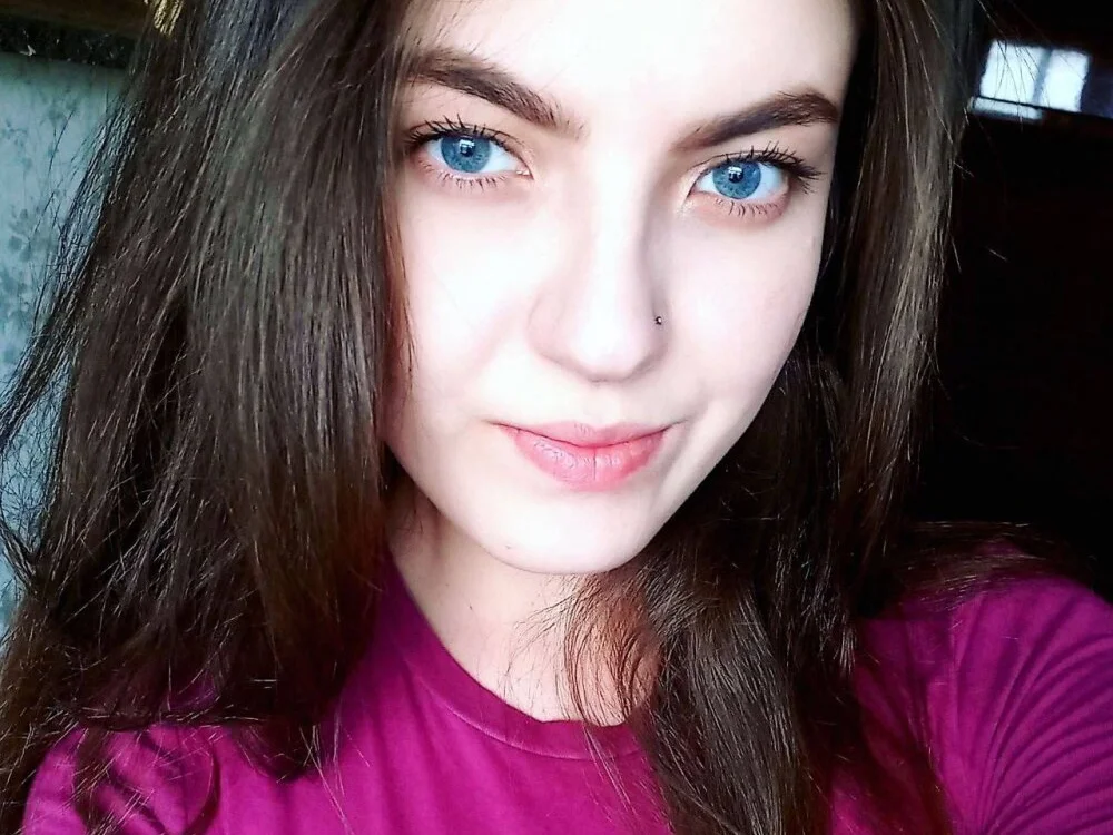 Yourmiss_x Offline XXX Chat