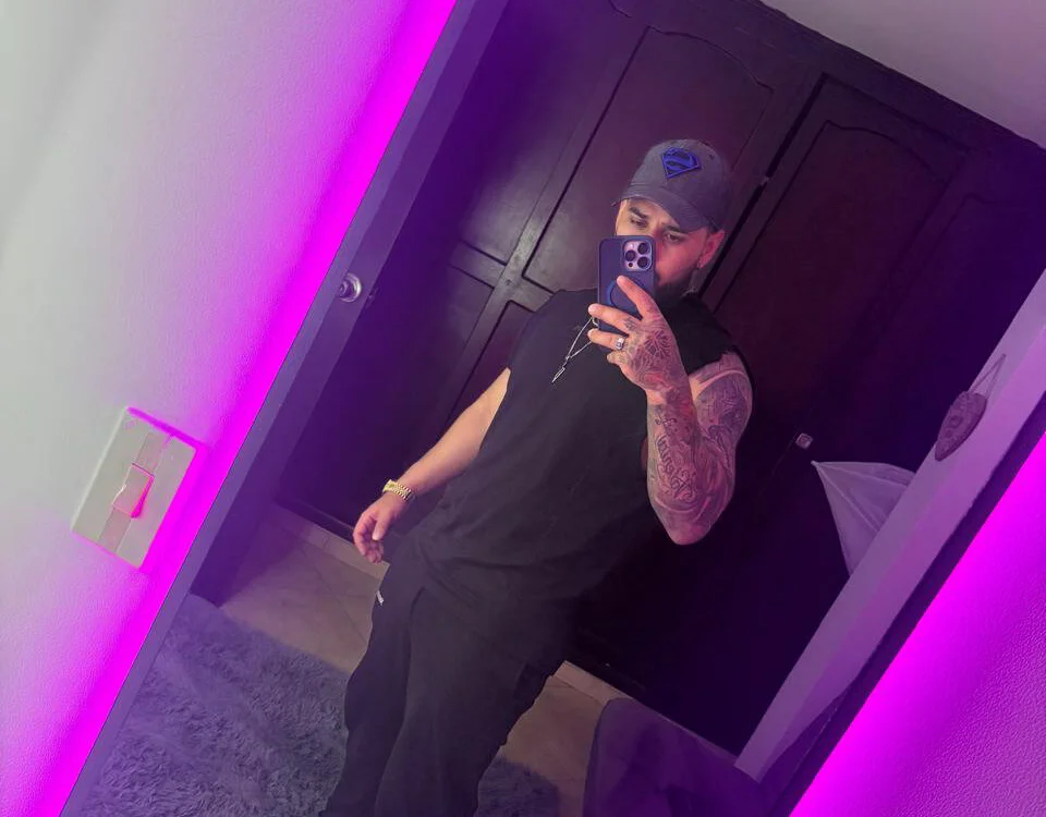 Ostin_big9's Offline XXX Chat