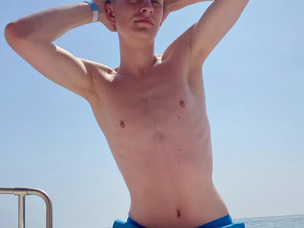 Oliver_Fresh Adlı Modelin Çevrimdışı XXX Sohbeti