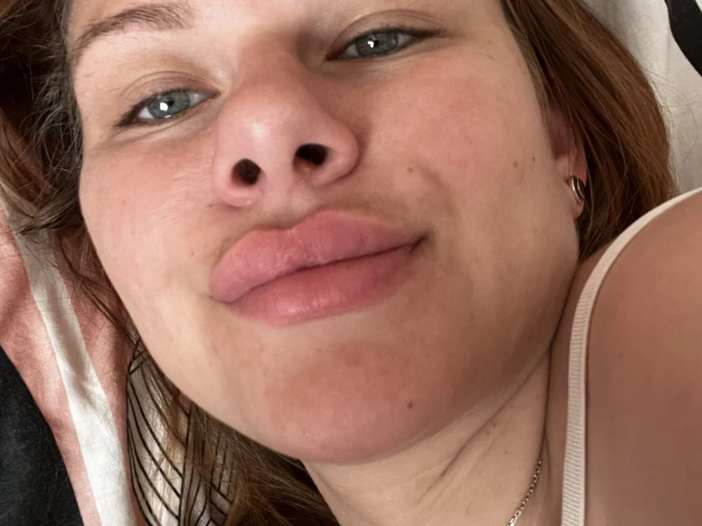 Nika007's Offline Chat Room