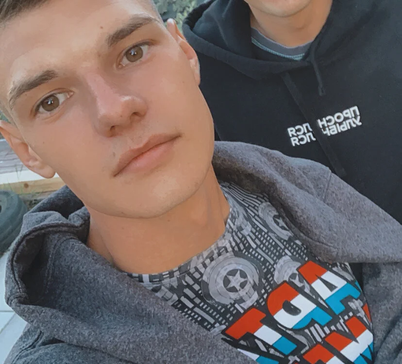 Richard_bi: συνομιλία ΧΧΧ εκτός σύνδεσης