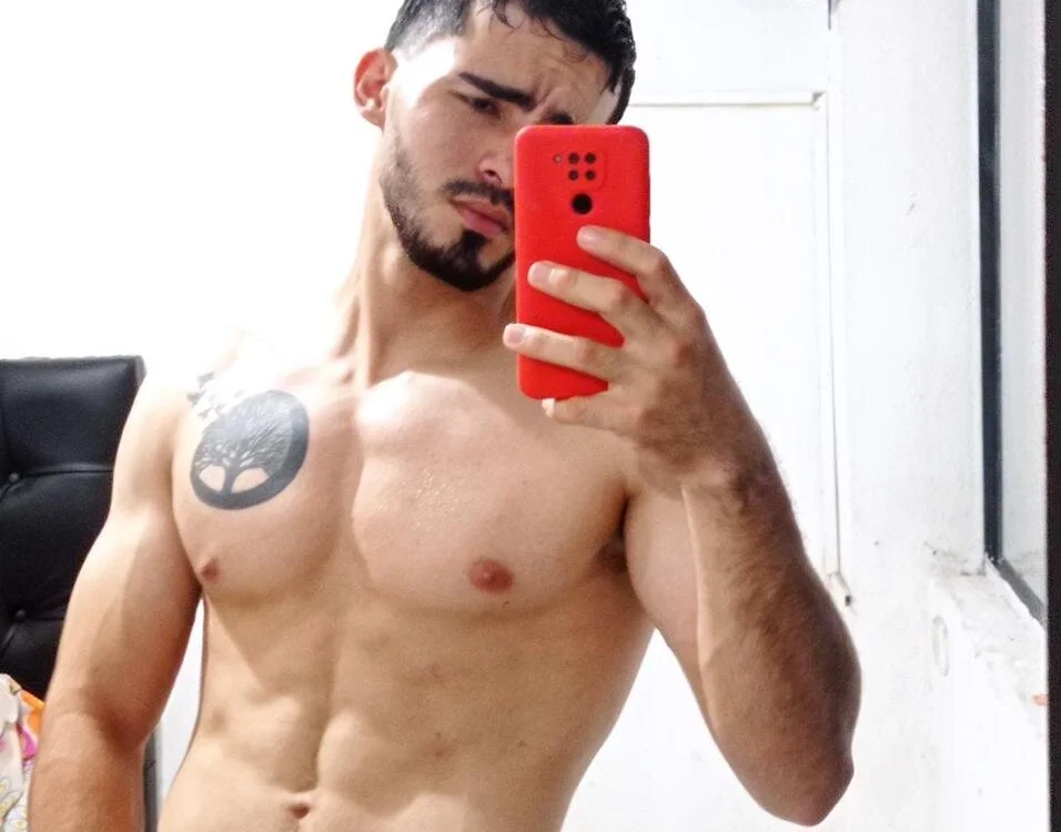 دردشة Massimoo_07 الجنسية دون اتصال