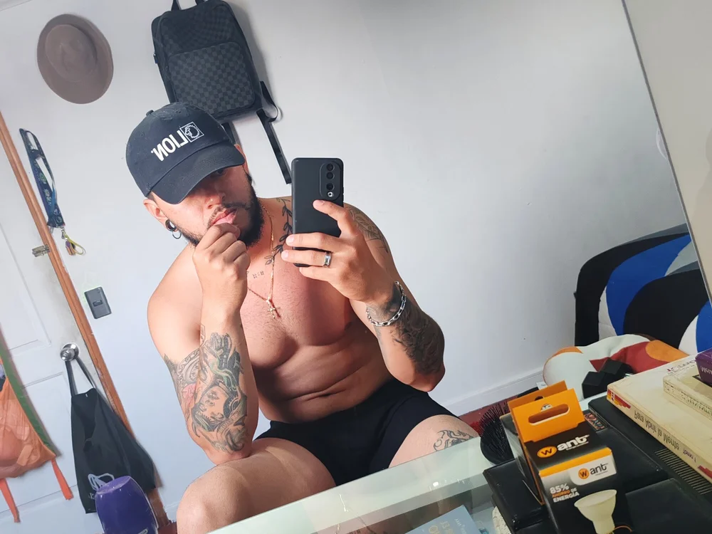 ivandarkc Offline XXX-chat