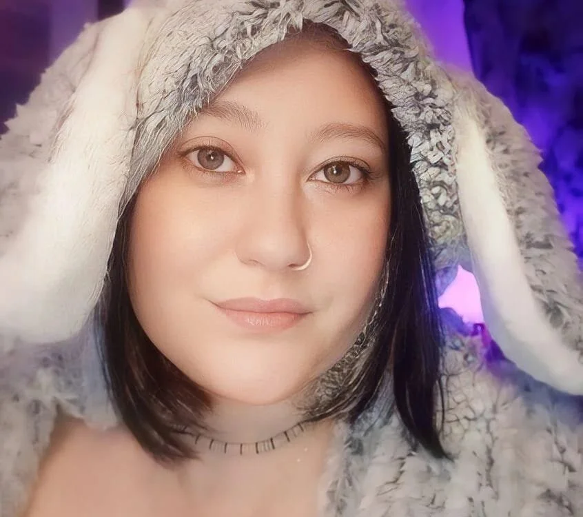 Princesslux18's Offline Chat Room