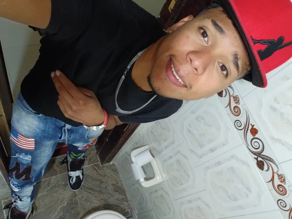 canario_011 Offline XXX-chat