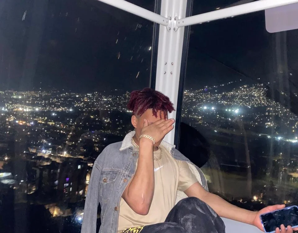 Eithan_Rodriguez Offline XXX Chat