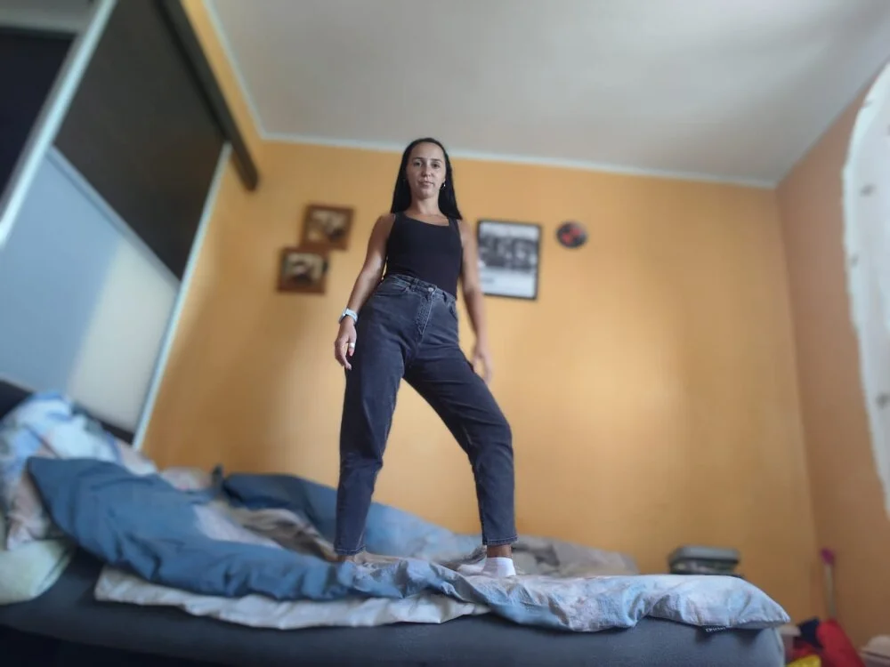 LuisaLive: офлайн-секс-чат