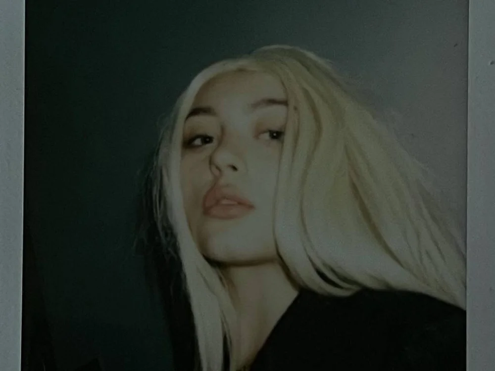 Alice_Woodss' Offline XXX Chat