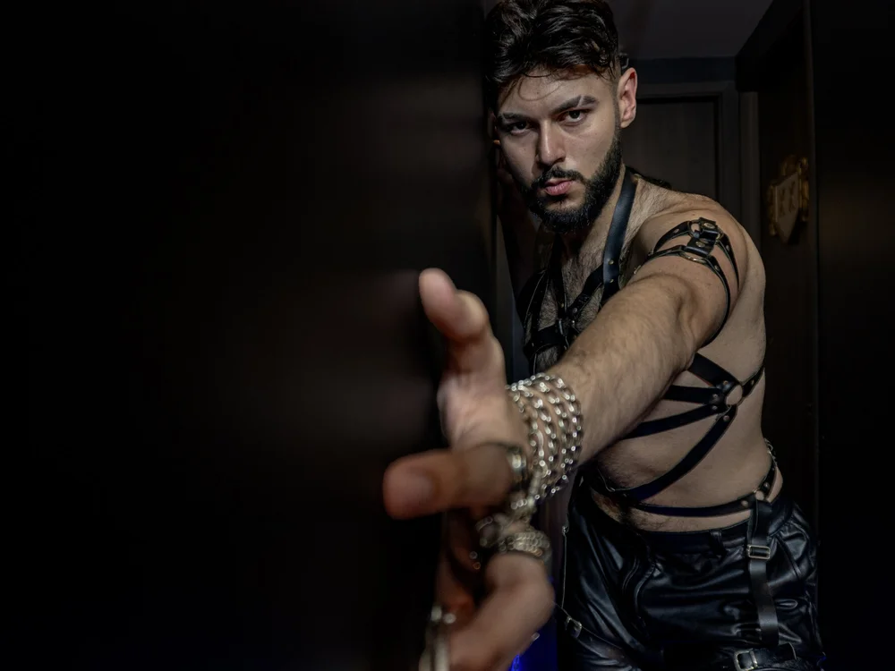 RavenKnight_'s Offline Chat Room