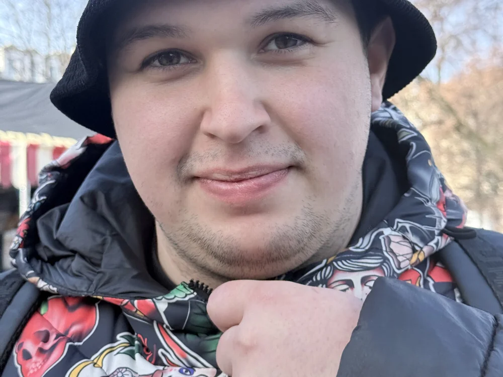 PenisGenezis13 離線 XXX 聊天