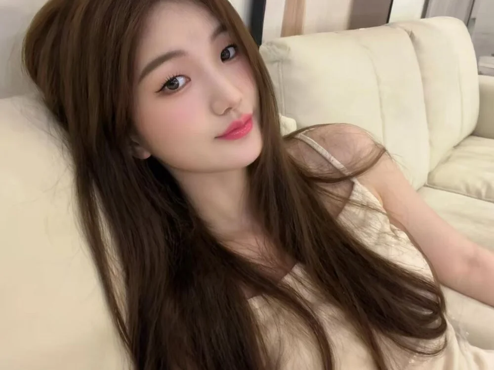 WenwenXMG-777 Chat XXX Ngoại tuyến