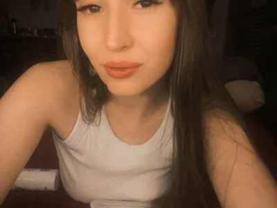 MertieDy Female Oilshow Free Cam Strip