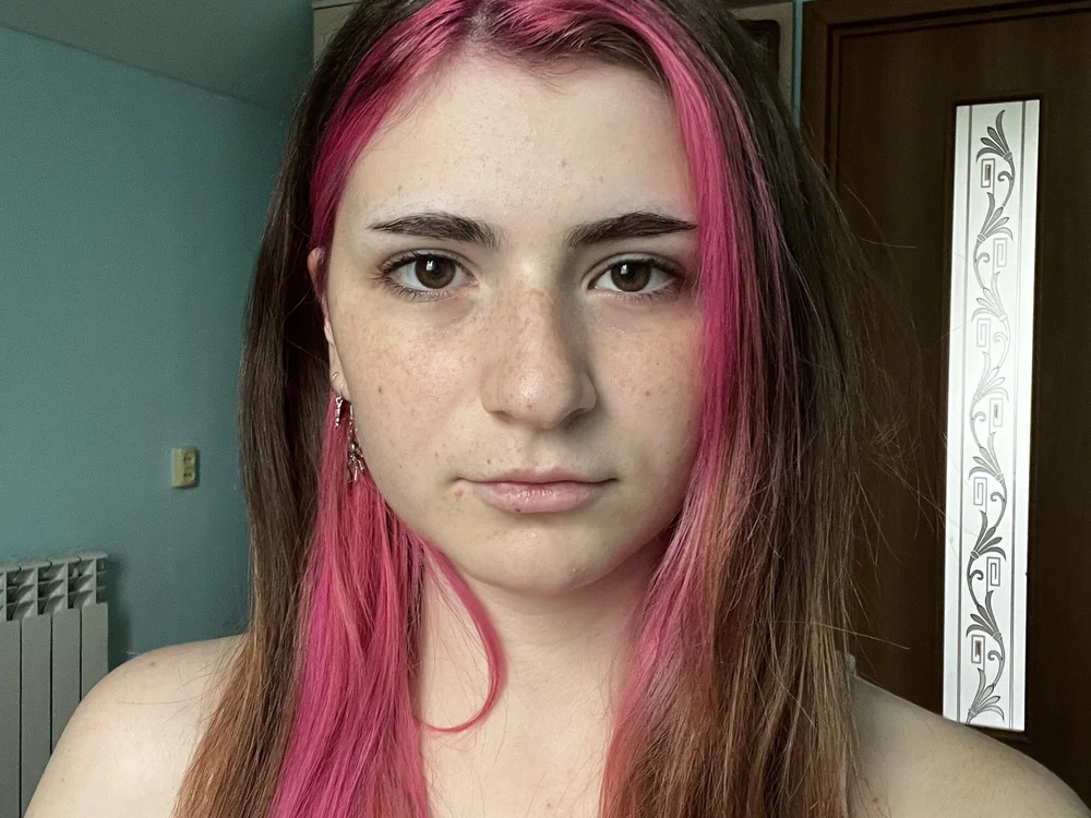MilanaPink Adlı Modelin Çevrimdışı XXX Sohbeti