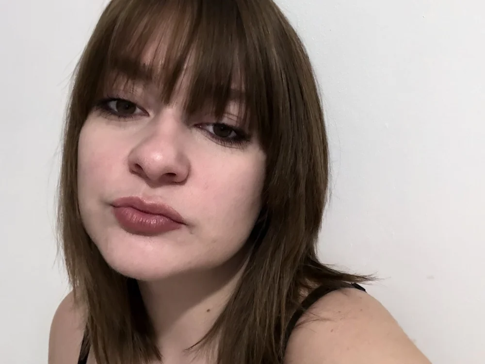 Candice_Moore's Offline Chat Room