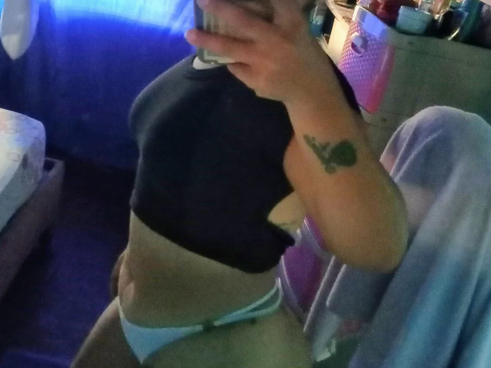 Laura_gonsales offline chatrum