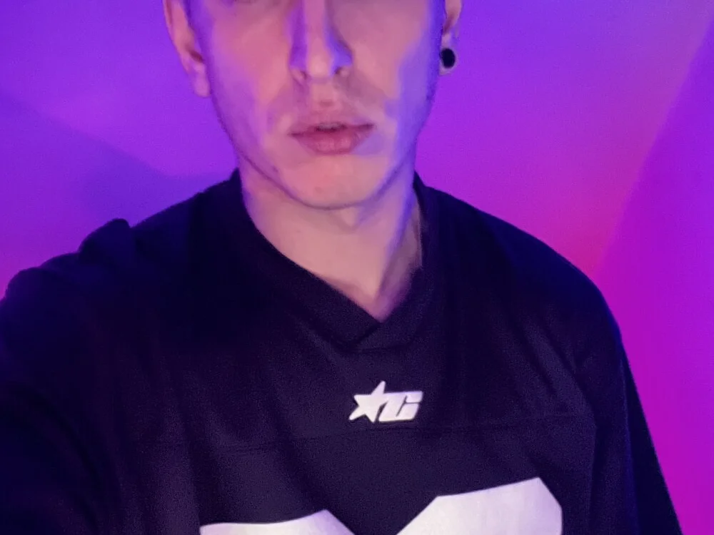 kinkyalecx Offline XXX-Chat