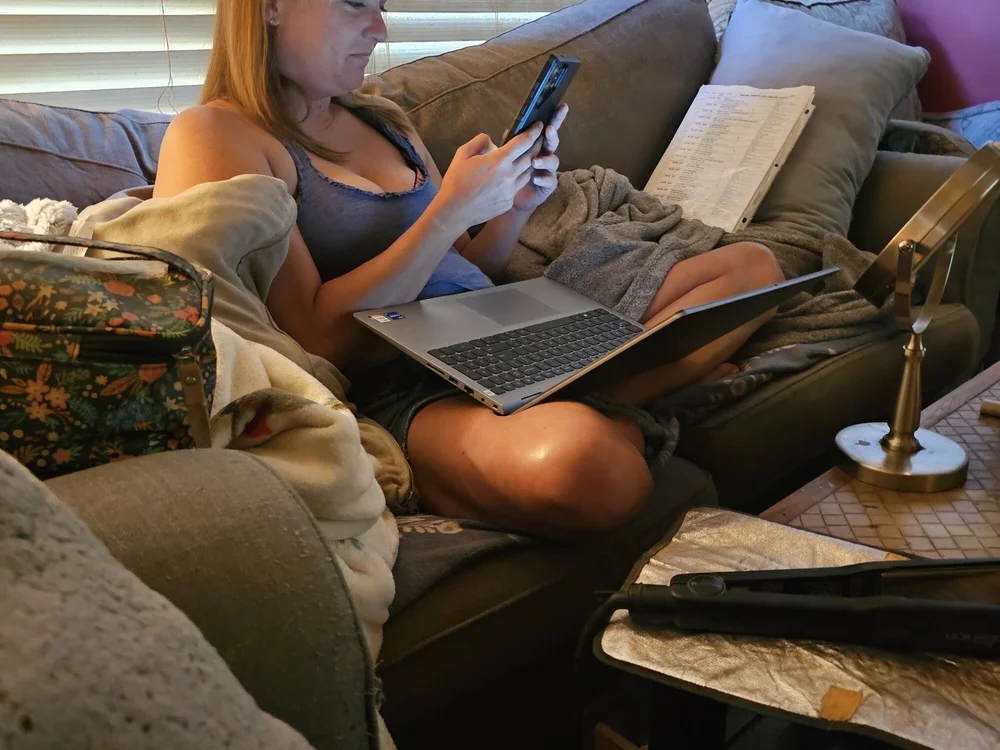 bashtin888's Offline Chat Room