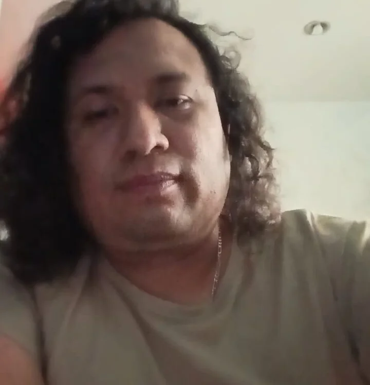 DavidMolina6969's Offline Chat Room